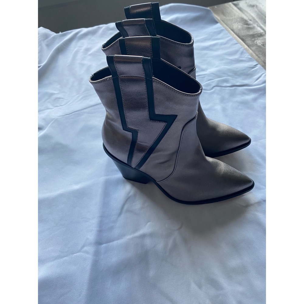 Andrea Women Lightning Bolt Metallic Western Ankle Boots Size 8 Silver Retro